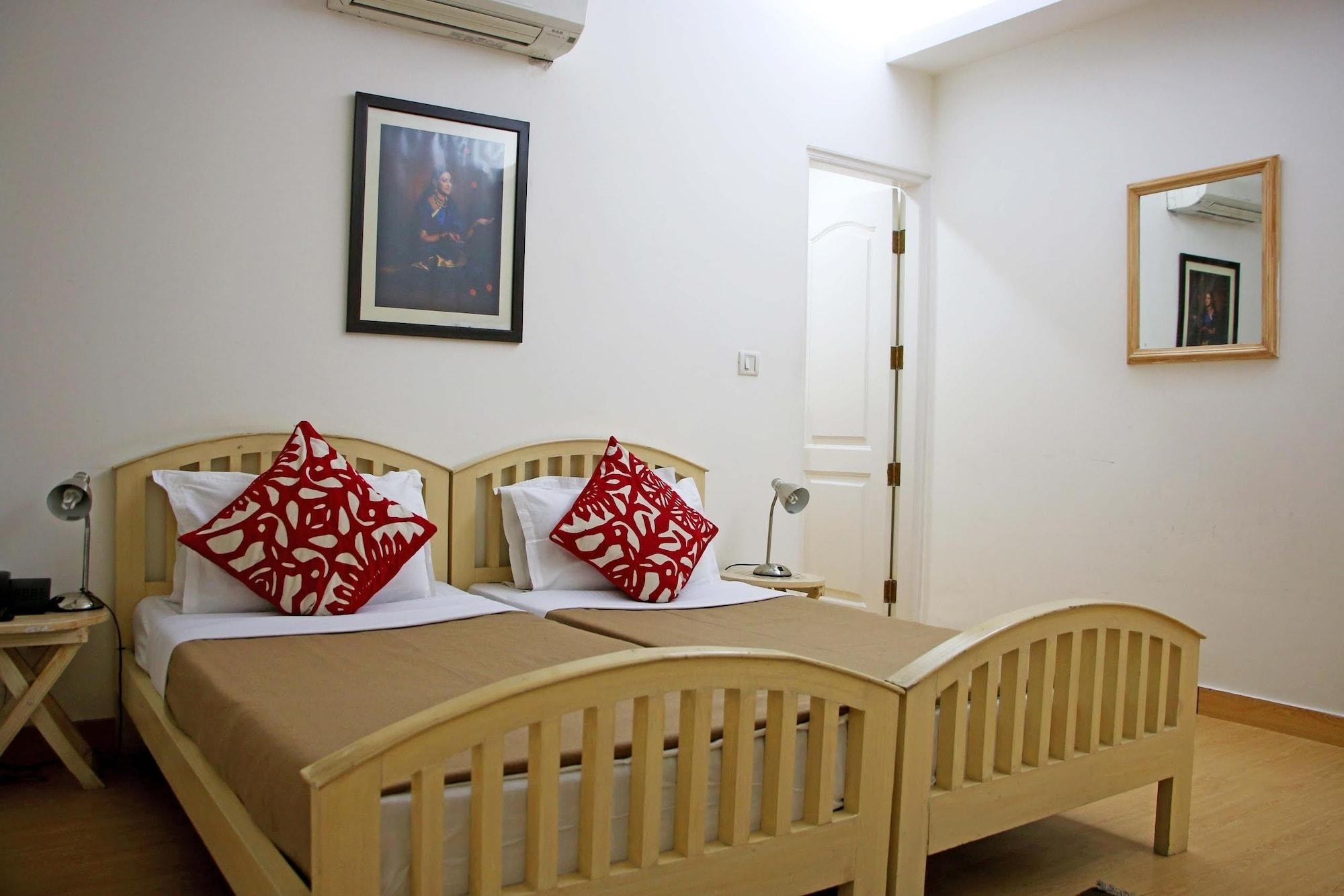 Colonel'S Retreat At The Airport Bed and Breakfast New Delhi Exteriör bild