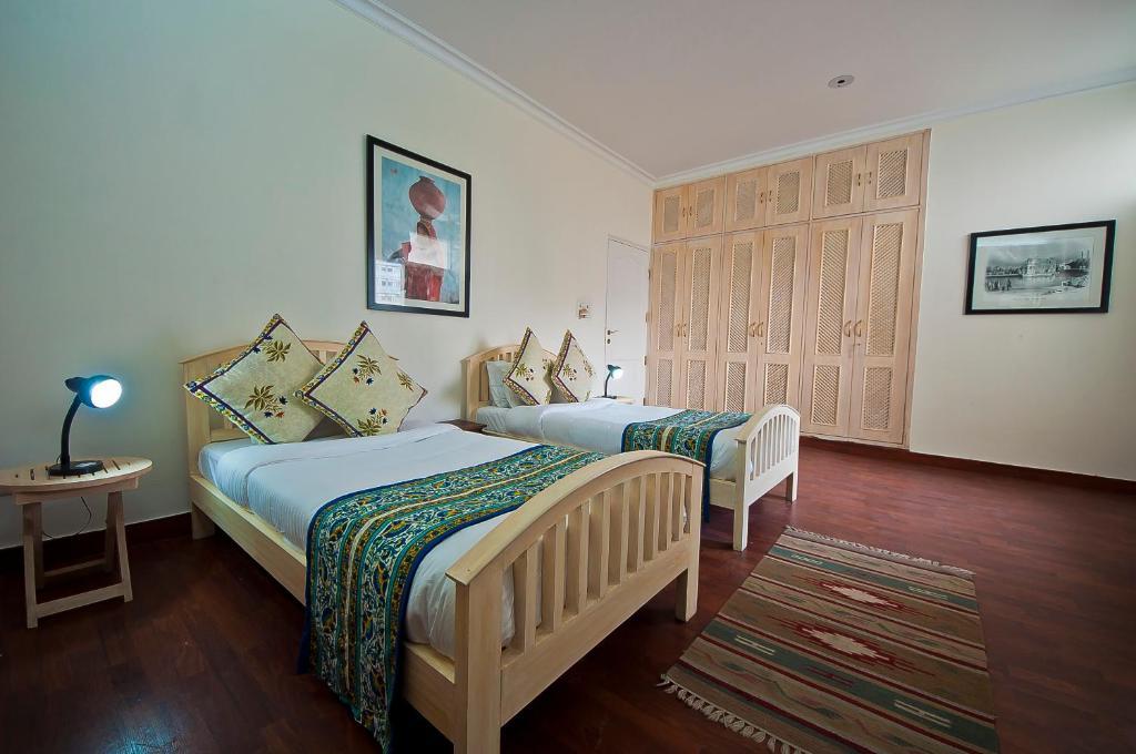 Colonel'S Retreat At The Airport Bed and Breakfast New Delhi Exteriör bild
