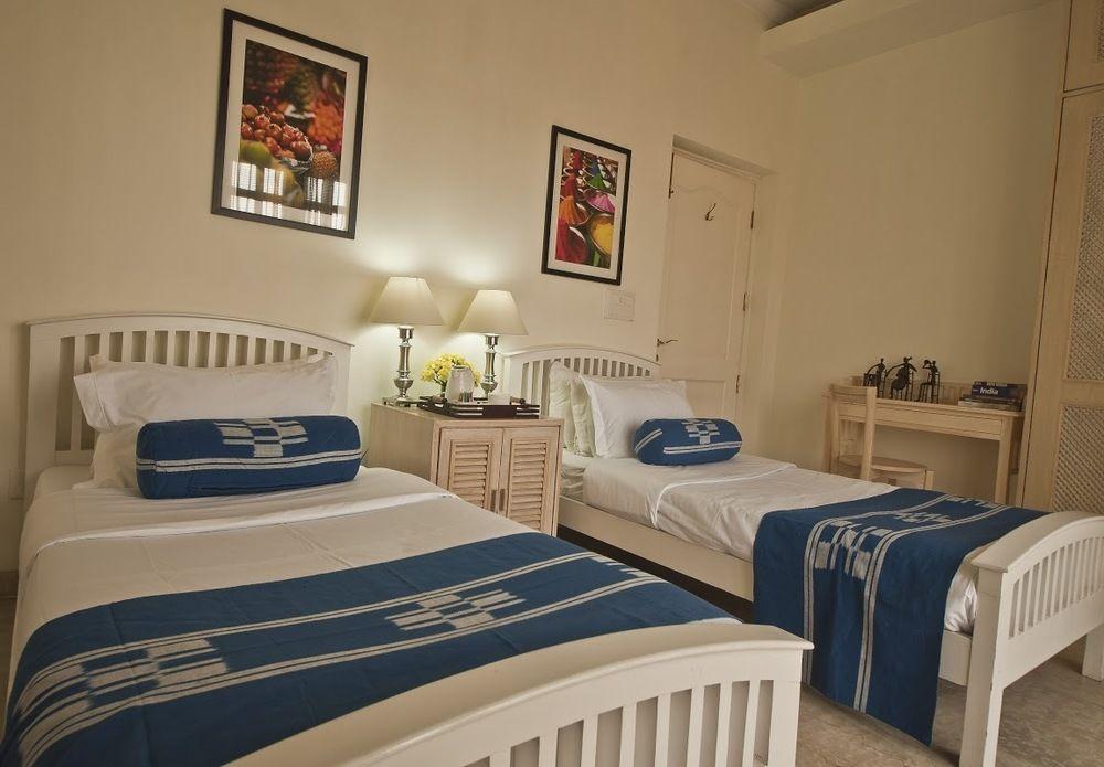 Colonel'S Retreat At The Airport Bed and Breakfast New Delhi Exteriör bild