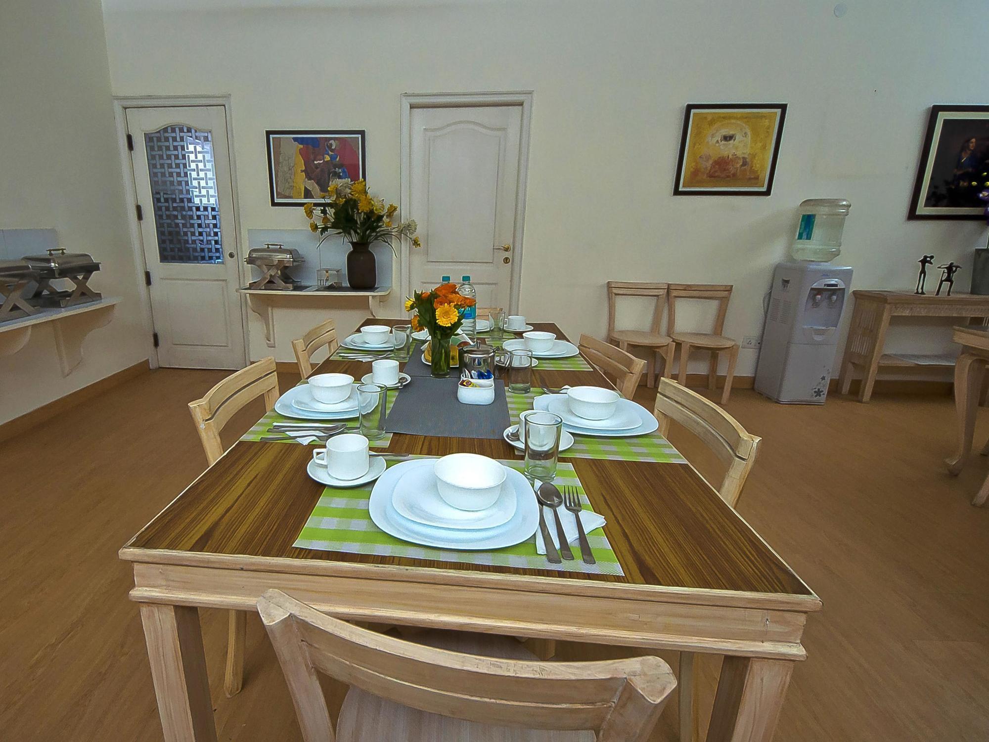 Colonel'S Retreat At The Airport Bed and Breakfast New Delhi Exteriör bild