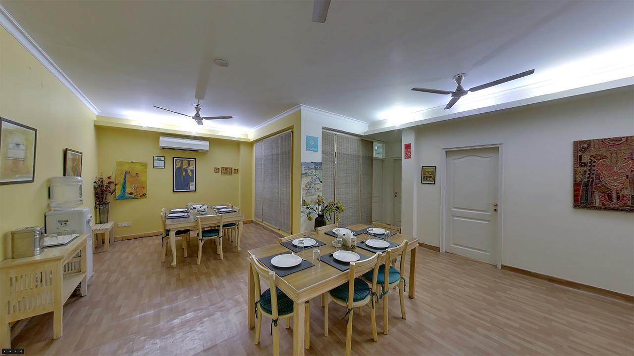 Colonel'S Retreat At The Airport Bed and Breakfast New Delhi Exteriör bild