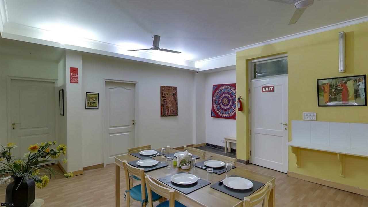 Colonel'S Retreat At The Airport Bed and Breakfast New Delhi Exteriör bild