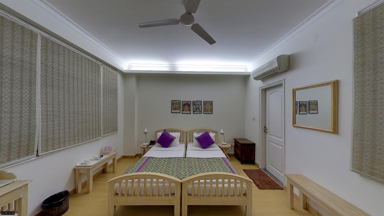Colonel'S Retreat At The Airport Bed and Breakfast New Delhi Exteriör bild