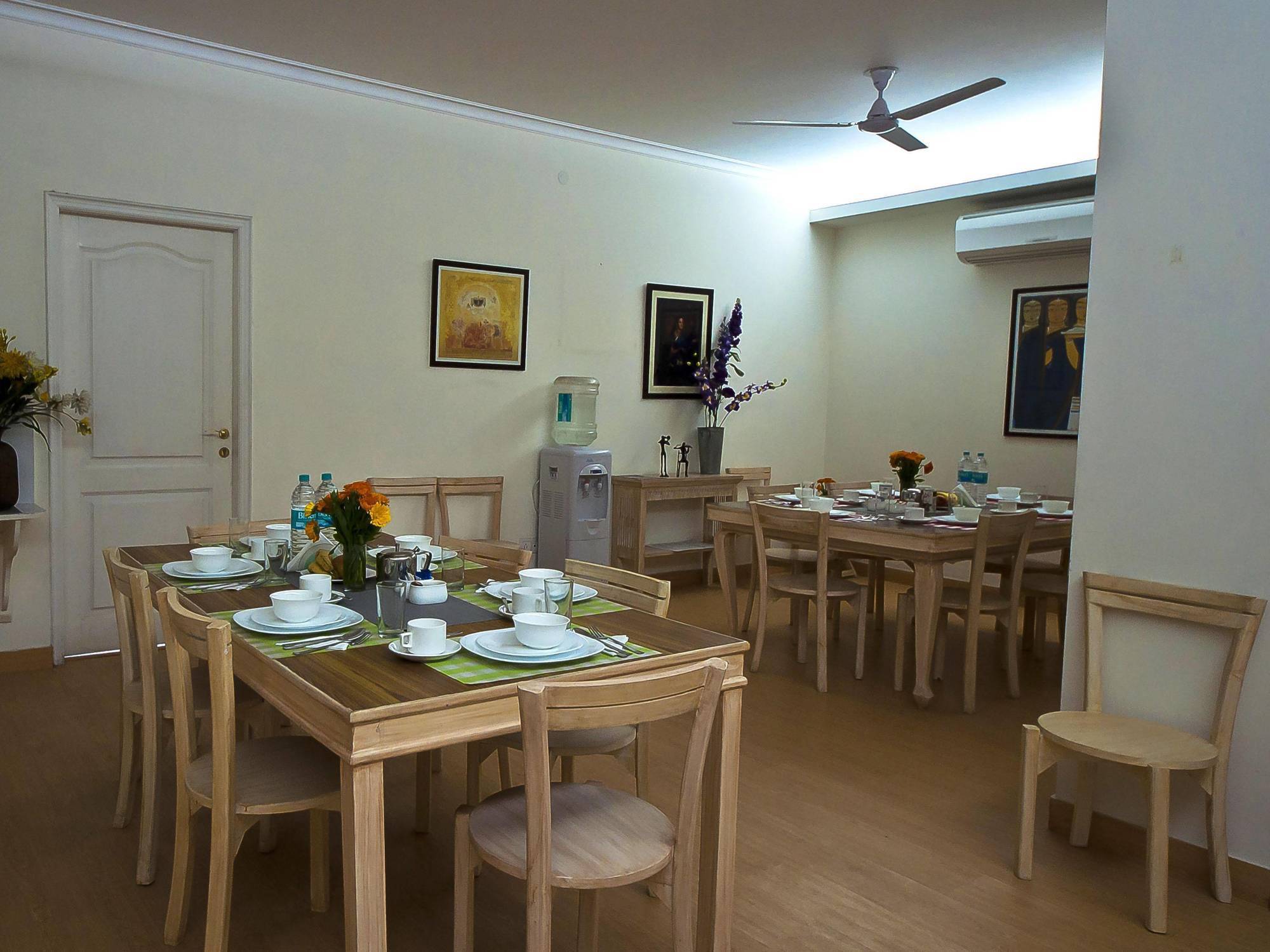 Colonel'S Retreat At The Airport Bed and Breakfast New Delhi Exteriör bild
